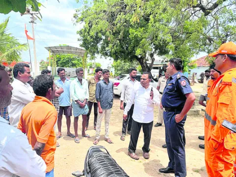 వరదలపై అప్రమత్తంగా ఉండాలి
