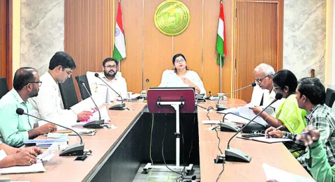 కేజీబీవీల్లో వసతులు కల్పించాలి

