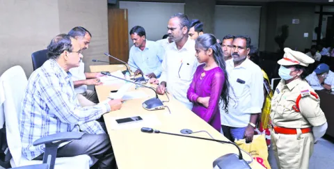 ప్రజావాణికి ప్రాధాన్యమివ్వాలి
