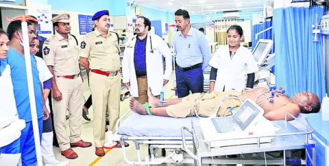 పోలీసు ఉద్యోగులకు ఆరోగ్య పరీక్షలు