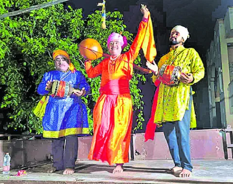 విద్యతోనే పేదల అభివృద్ధి సాధ్యం 