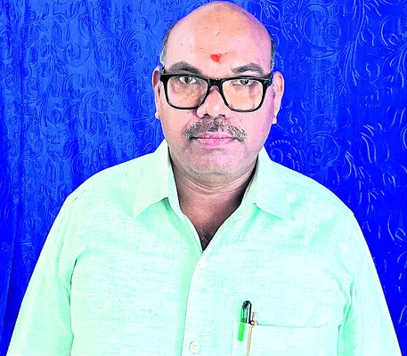 జిల్లా ఇన్‌చార్జి హౌసింగ్‌ పీడీ సస్పెన్షన్‌
