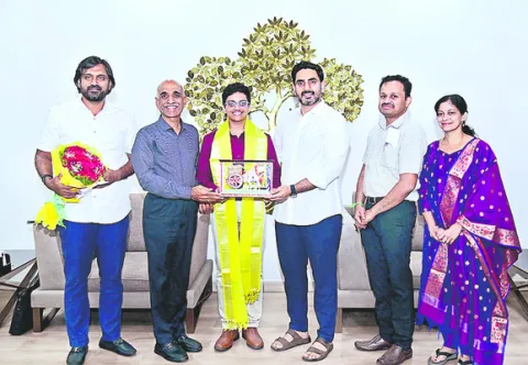 తిరుమల విద్యార్థులకు అభినందన 
