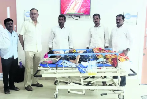 సింధుకు అండగా ఎంపీ, మంత్రి