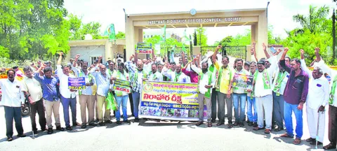 గీత కార్మికుల సమస్యలు పరిష్కరించాలి