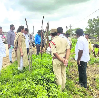 పాఠశాల భవన   నిర్మాణానికి భూమిపూజ
