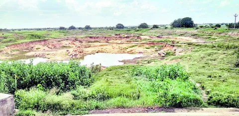 చెరువులపై చిన్నచూపు!