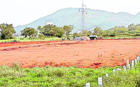 ఇళ్లల