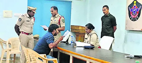 ఖాకీల వేధింపుల నుంచి రక్షణ కావాలి