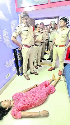 ఇష్టం లేని పెళ్లి.. వివాహిత ఆత్మహత్య 