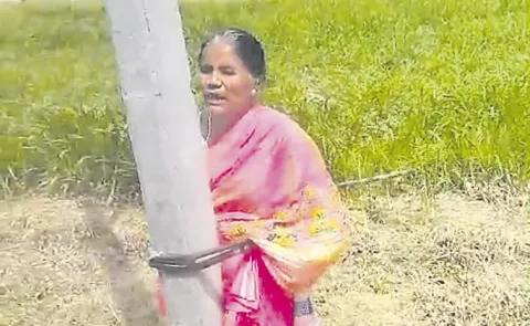 Woman tied to Electric pole: Andhra pradesh7
