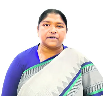 సీతక్క చొరవ చూపేనా?