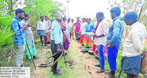 ‘ఉపాధి’ ఉద్యోగులకు వేతనాలు కరువు