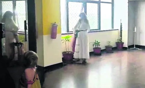 గుహలోనే చాలా బాగుంది 