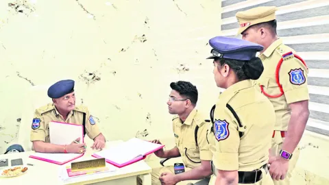 విధి నిర్వహణలో  అలసత్వం వద్దు : సీపీ 
