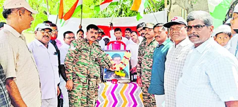 అమరవీరుల కుటుంబాలకు ఆర్మీ అండగా ఉంటుంది