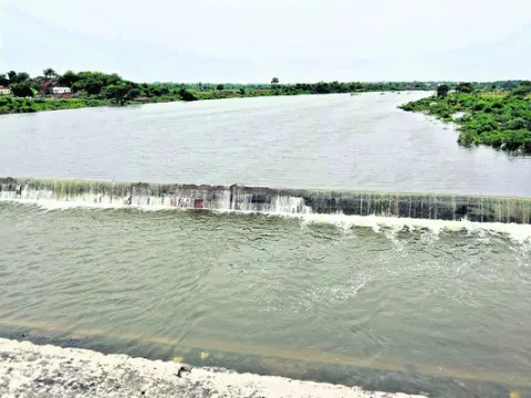 మున్నేటిపై చెక్‌డ్యామ్‌ల తొలగింపు