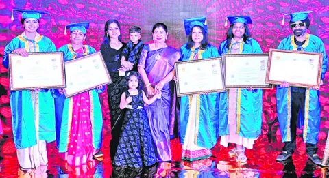 వేడుకగా గౌరవ డాక్టరేట్‌ల ప్రదానోత్సవం 