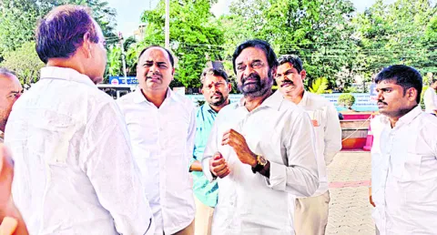 హోం మంత్రి ఏం చేస్తున్నారు? 