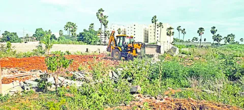 ఎఫ్‌టీఎల్‌లో ఆక్రమణల తొలగింపు 