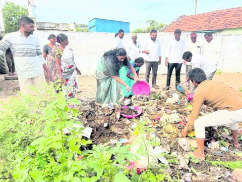 గతి తప్పిన పల్లె ప్రగతి