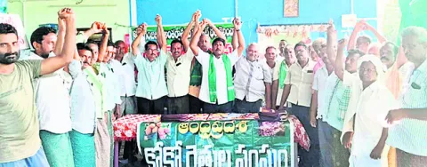 విదేశీ కోకో గింజల దిగుమతులను నిలుపుదల చేయాలి 