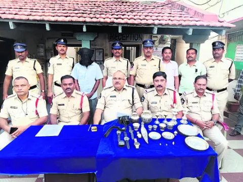 అంతర్‌ రాష్ట్ర దొంగ అరెస్ట్‌ 