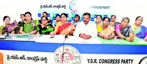కూటమి ప్రభుత్వంలో మహిళలకు రక్షణ కరువు 