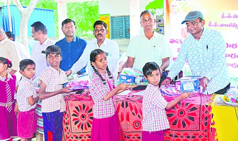సర్కార్‌ బడుల్లో సంగీత పాఠాలు