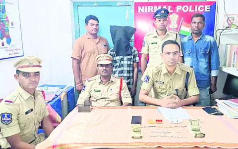 చోరీ కేసును ఛేదించిన పోలీసులు