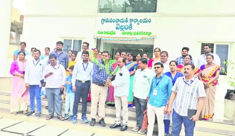 వెల్లంకిలో తమిళనాడు బృందం పర్యటన