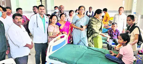 అంబులెన్స్‌, ఆర్వో ప్లాంట్‌ ఏర్పాటుకు నిధులు కేటాయిస్తా