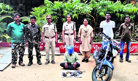 అడవి జంతువులను వేటాడిన వ్యక్తి అరెస్ట్‌ 
