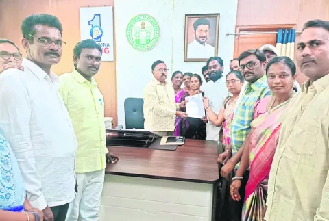 షెడ్యూల్‌ తొమ్మిదిలో చేర్చాలి