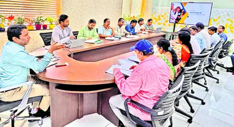 సమష్టిగా ‘పీ–4’ లక్ష్యాల సాధన 