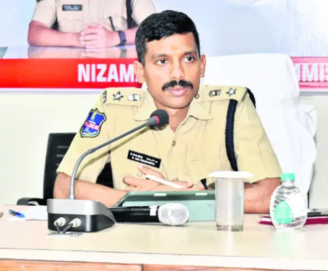నకిలీ ఏజెంట్లను నమ్మొద్దు 
