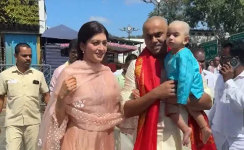 Tollywood actress Praneetha Visits Tirumala With family
