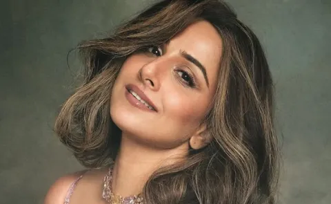 Vidya Balan Sheds The Saree For A Bold Glam Avatar13