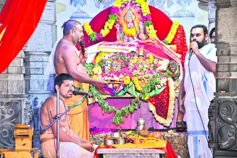 వైభవంగా నిత్యకల్యాణోత్సవం