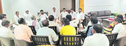 నోటీసులిచ్చారు.. న్యాయం చేయండి 