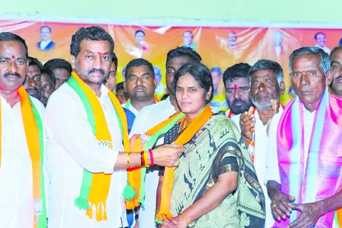 ఇందిరమ్మ ఇళ్లపై నిబంధనలు సరికావు 