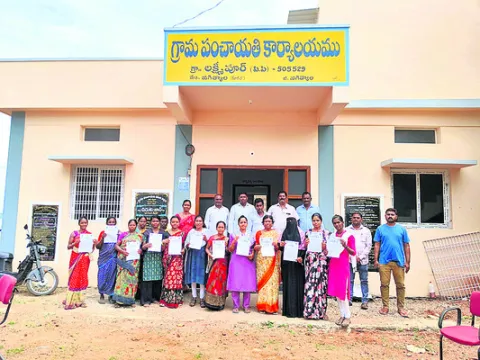 ఎమ్మెల్యే వర్సెస్‌ మాజీమంత్రి