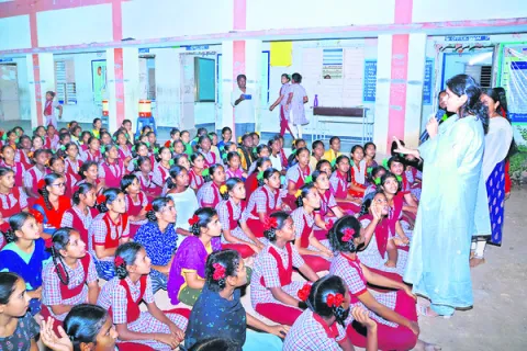 విద్యతోనే మెరుగైన జీవితం
