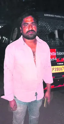 వాహన డ్రైవర్ల మధ్య ఘర్షణ 