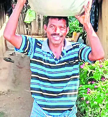అప్పుల బాధతో రైతు ఆత్మహత్యాయత్నం ..
