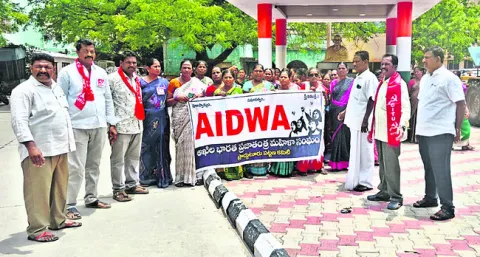 వృద్ధ