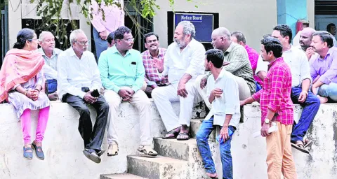 విద్యను జాతీయం చేయాలి