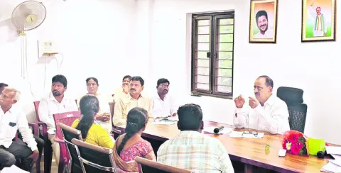 ఇళ్లు పూర్తయితేనే అదనంగా ఇస్తాం..