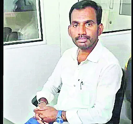 ఆన్‌లైన్‌ గేమ్స్‌లో నష్టపోయి వ్యక్తి ఆత్మహత్య 