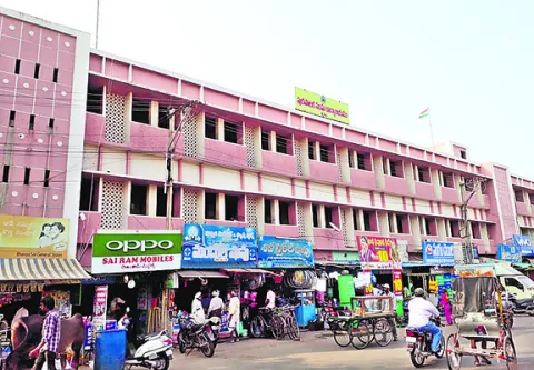 ఇంటిపై ‘షార్ట్‌’ పిడుగు 